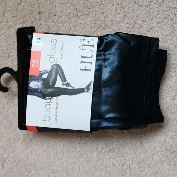 Sale! Hue Body Gloss leather Leggings - Picture 6 of 7